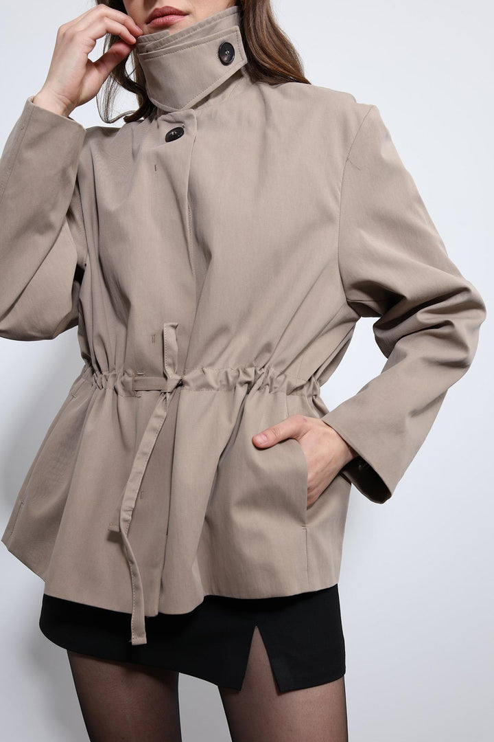 ANT Antioch Bej Ayarlanabilir Bele Sahip Kısa Trençkot - Paignton