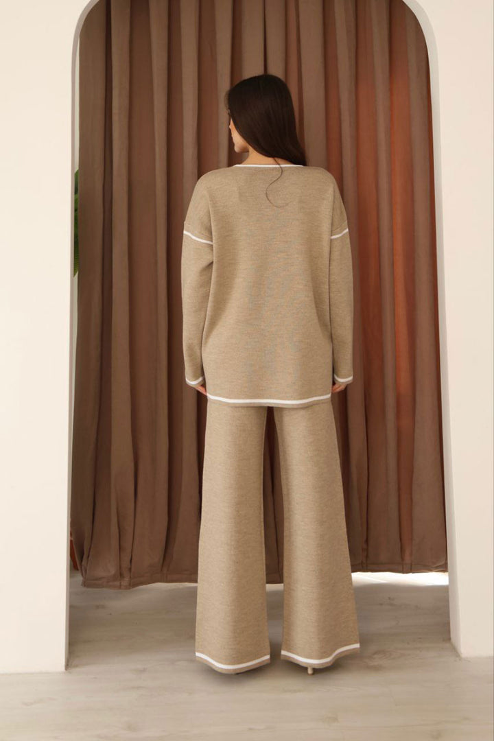 Beige Striped Knit Sweater and Slit Pants Knit Set BCES-253008 - Le Perreux-Sur-Marne