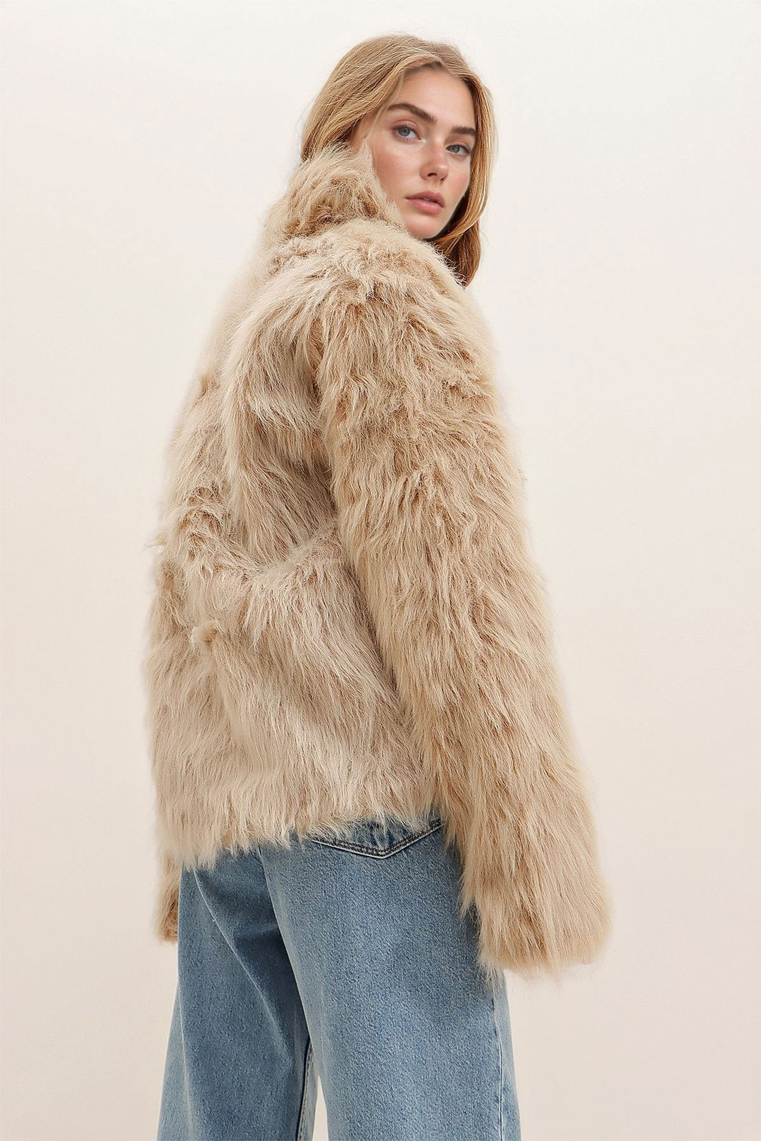 Bej Dik Yaka İçi Astarlı Peluş Suni Kürk Ceket BCHESQ-251090 - Amsterdam