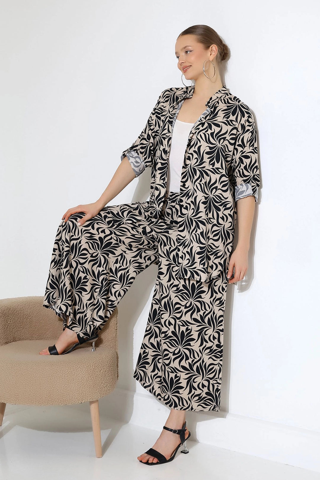 Beige Shirt with Mandarin Collar and Comfortable Fit Pants Woven Set BCVL-25V053 - Zhovti Vody