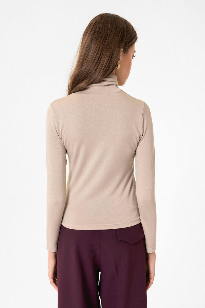 ANT Antioch Mr. Women's Turtleneck Sweater - Majadahonda