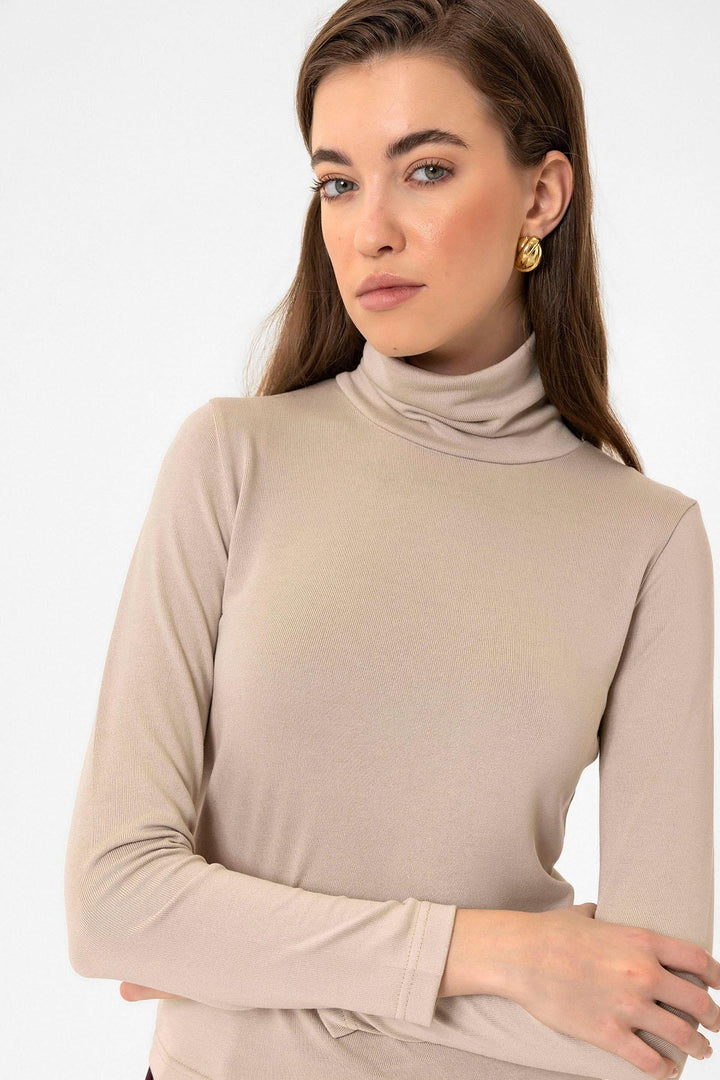 ANT Antioch Mr. Women's Turtleneck Sweater - Majadahonda