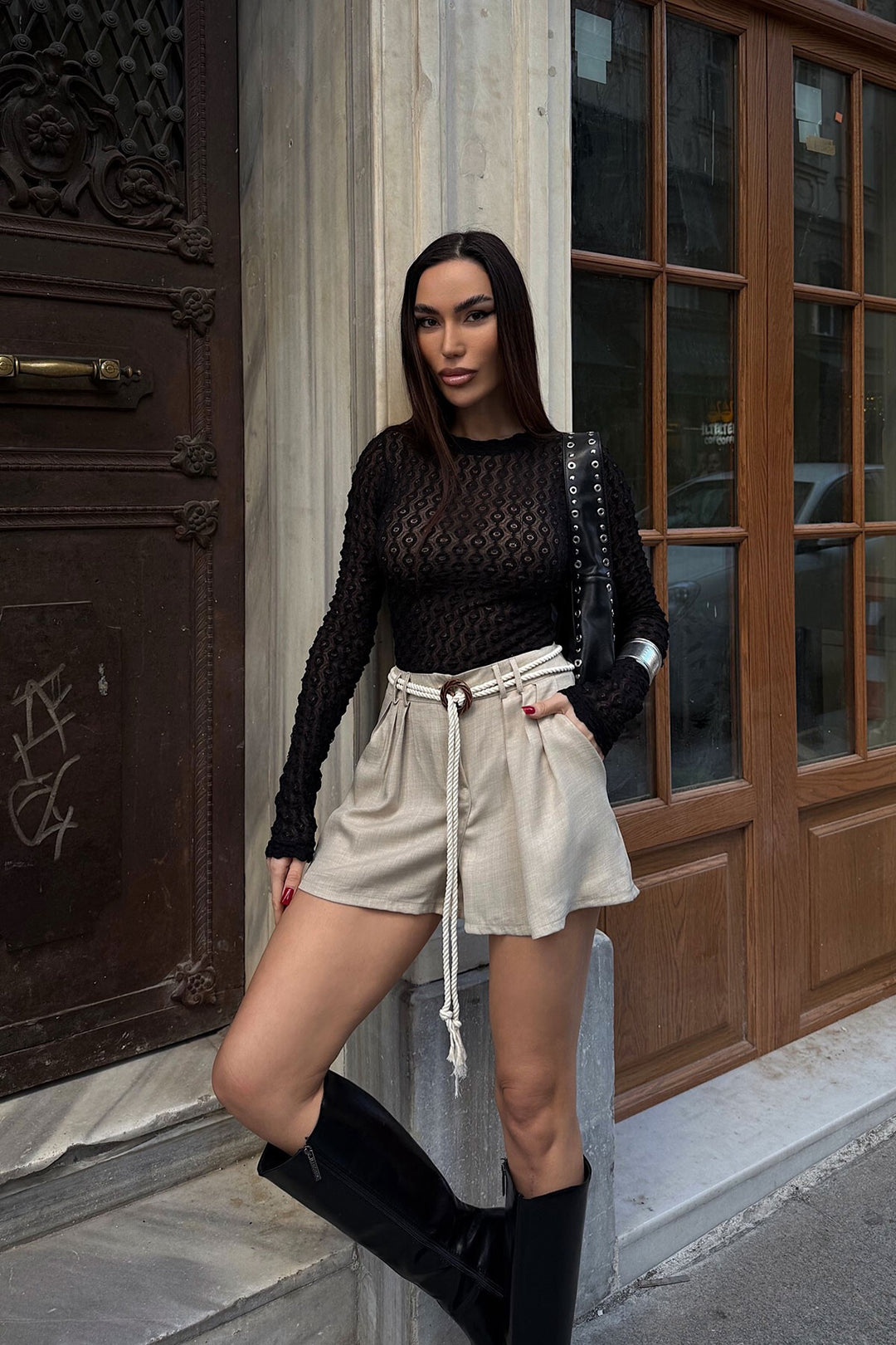 Bej Örgü Kemerli Pileli Mini Dokuma Şort - Quebec City