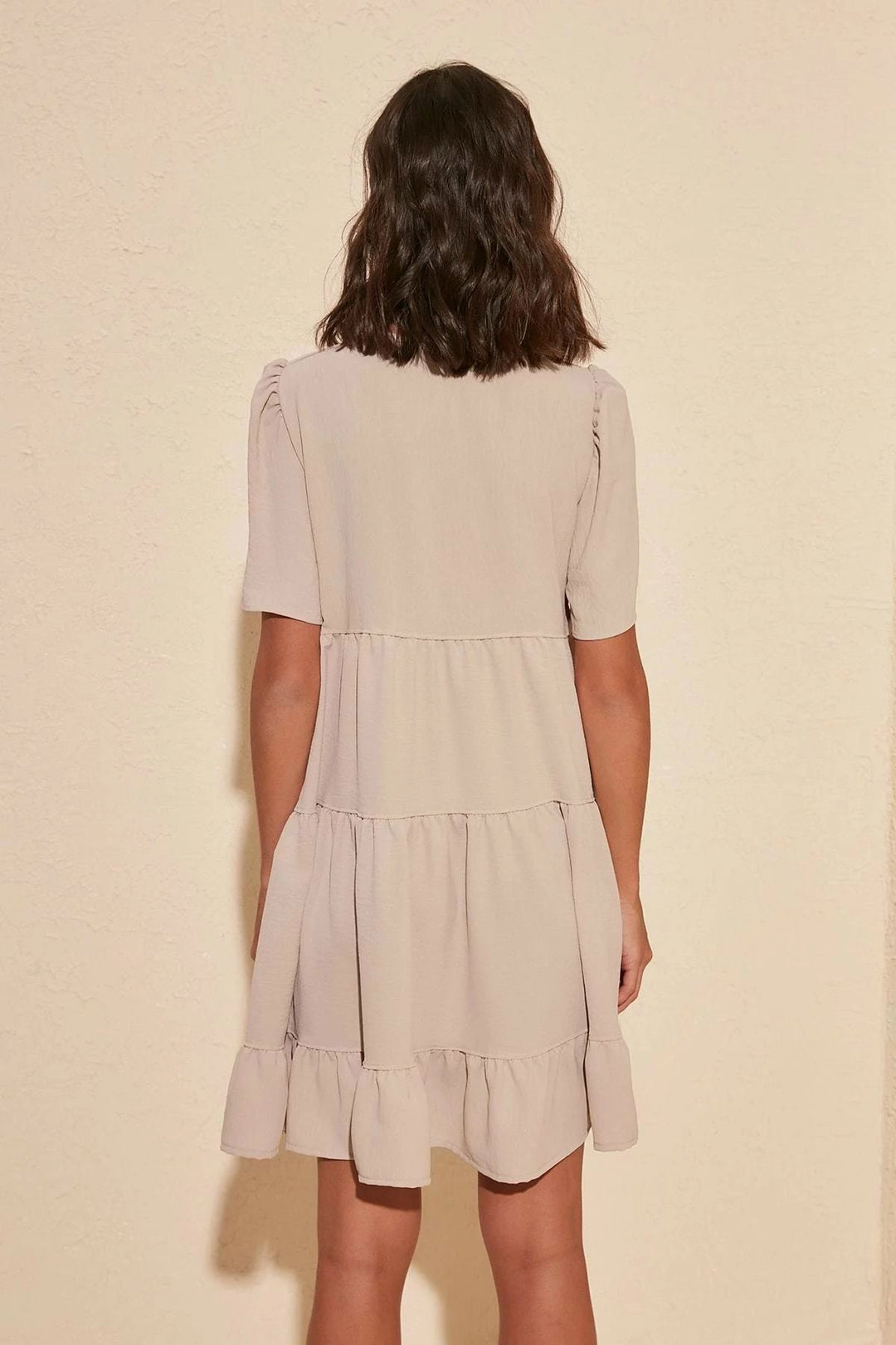 Beige V-Neck Tiered Ruffle Short Sleeve Dress BCBSK-25700-K5137 - Königs Wusterhausen