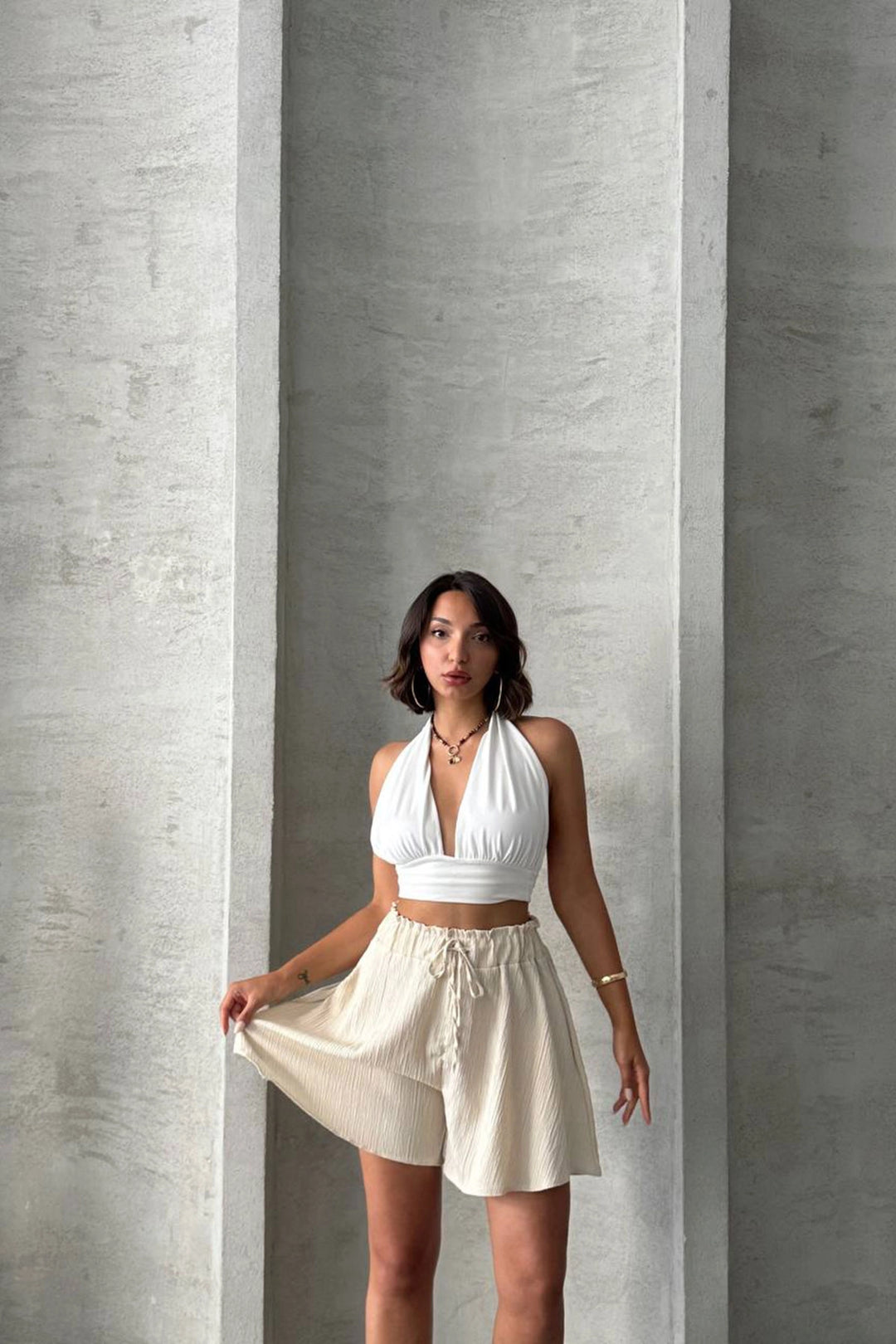 Beige Linen Shorts with Elastic Waistband and Pleats BCHN-25255058 - Lemgo