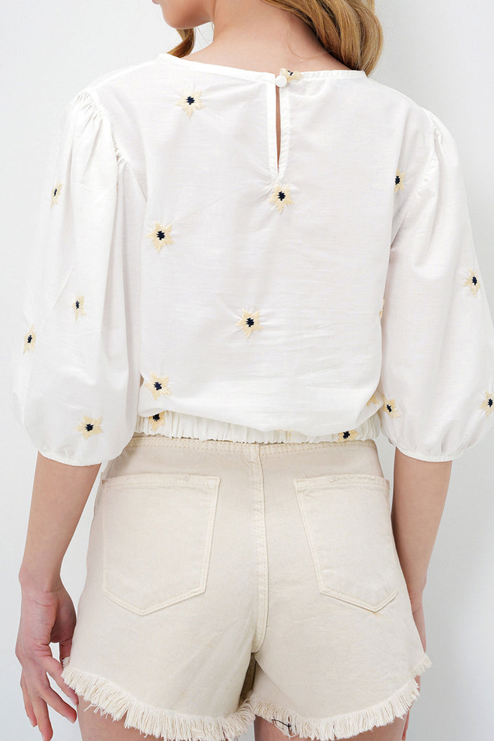 White Bicycle Collar Outcut Cut Embroidered Crop Linen Blouse BCHESQ-251082 - Moerdijk