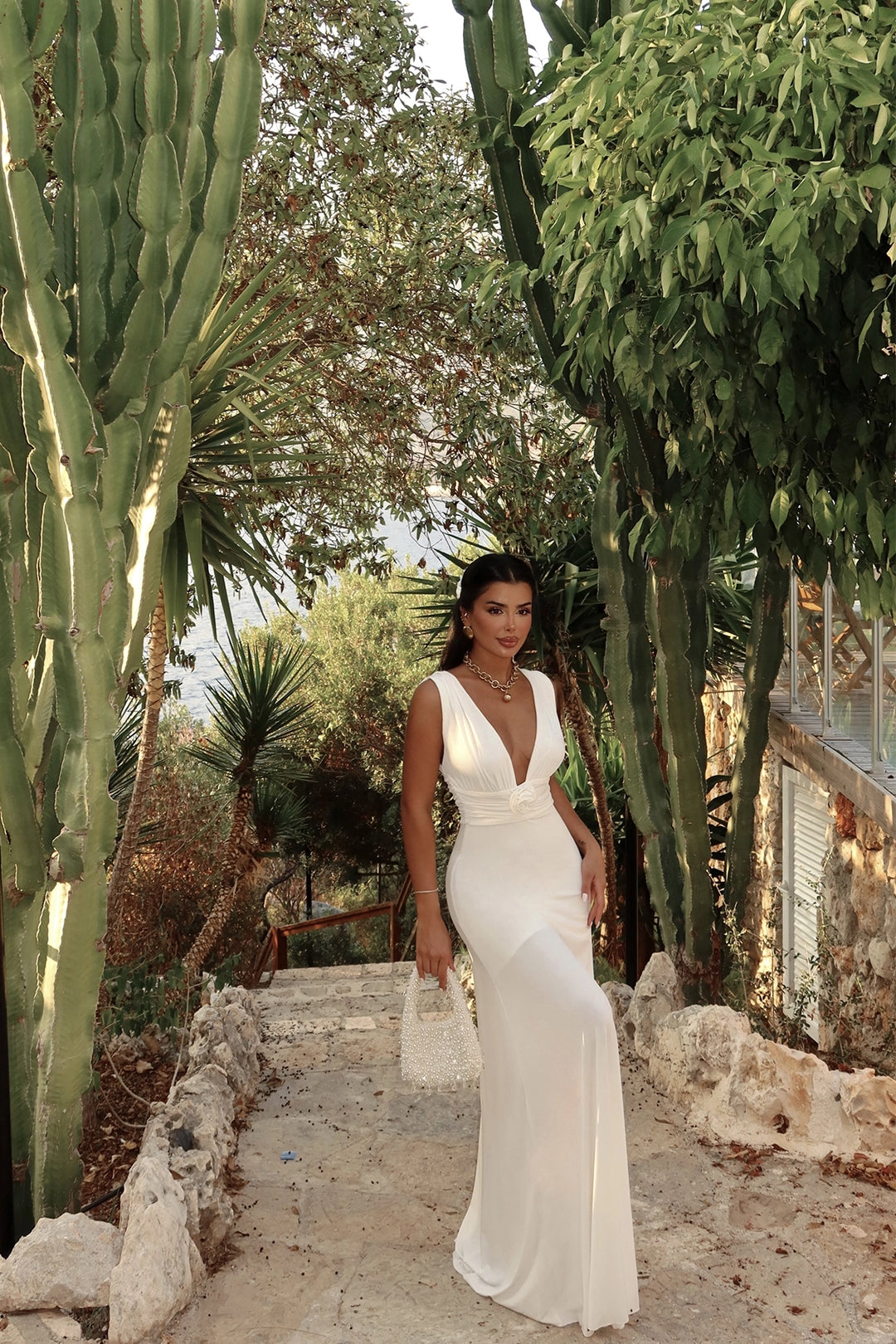 EYY Women White Isolated Rose Detailed Dress - Tonalá