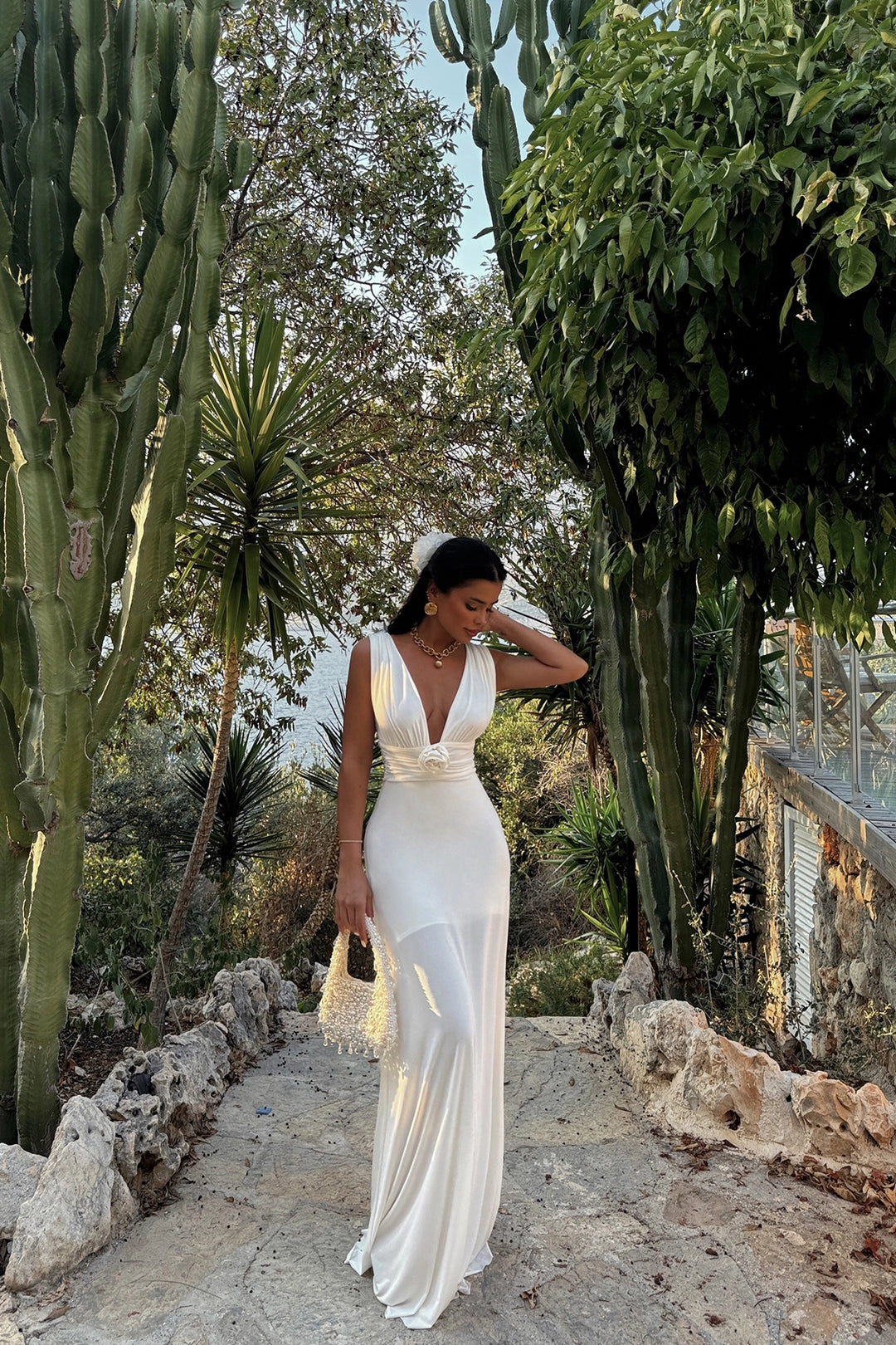 EYY Women White Isolated Rose Detailed Dress - Tonalá