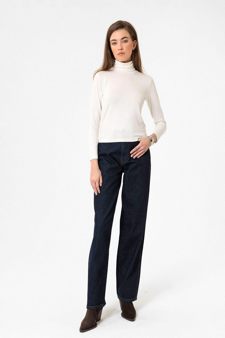 ANT Antioch White Women's Turtleneck Sweater - San Luis