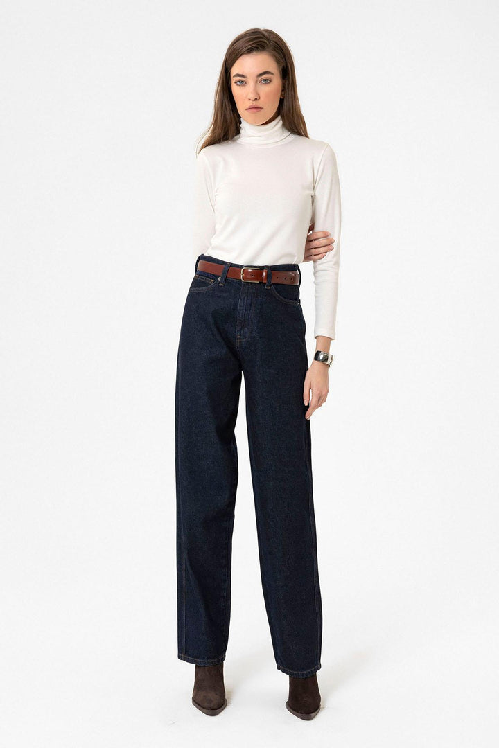 ANT Antioch White Women's Turtleneck Sweater - San Luis