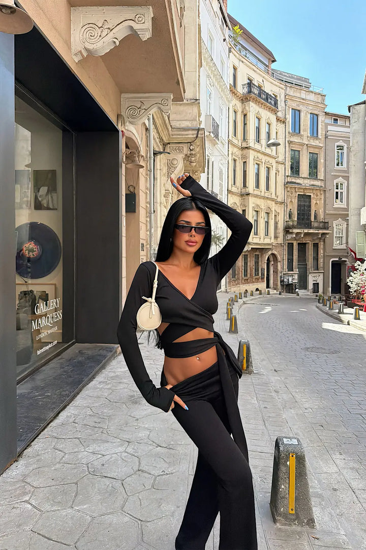 EYY Women Black Lace-Up Set - Tuttlingen