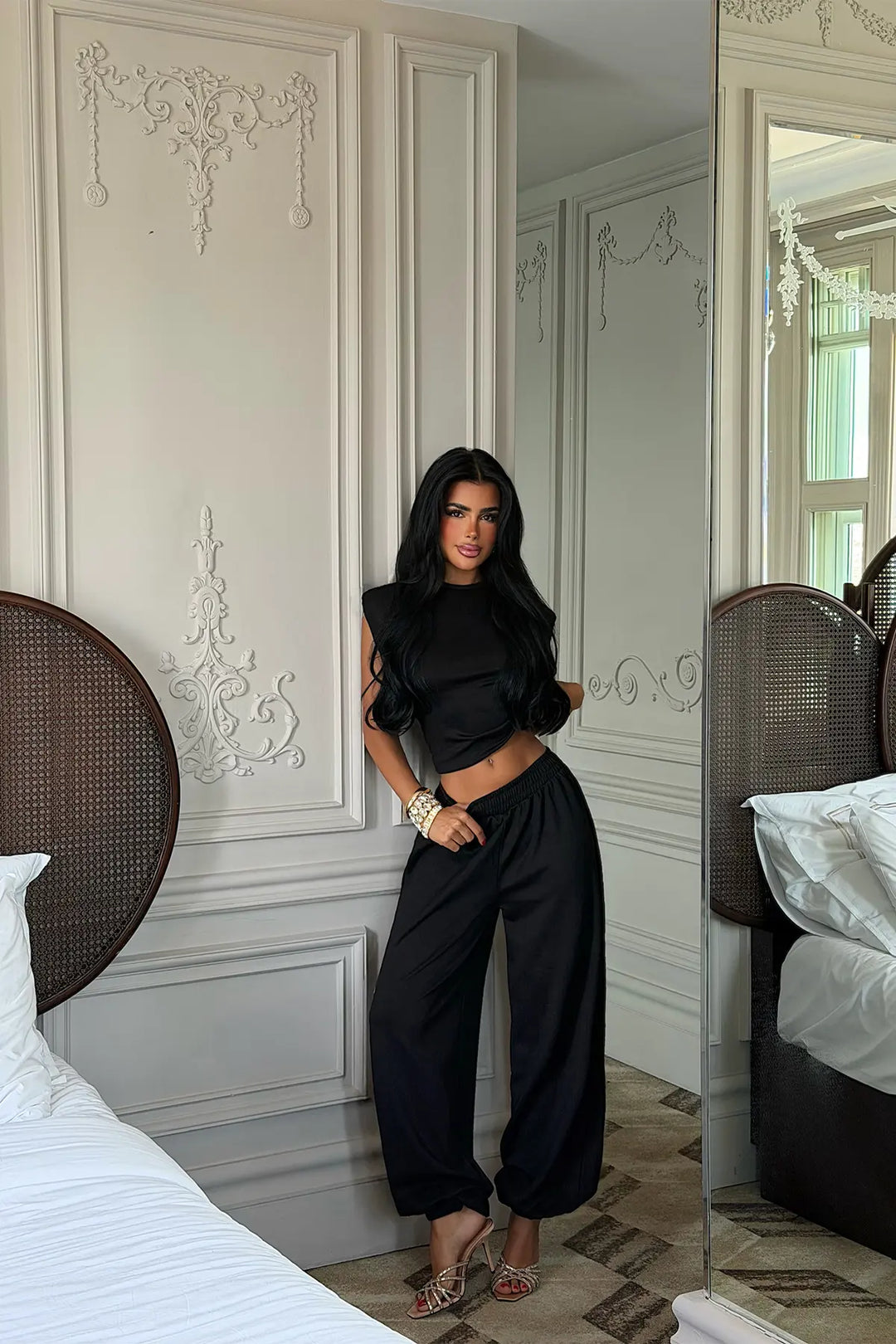 EYY Women Black Pants Suit - Bellevue