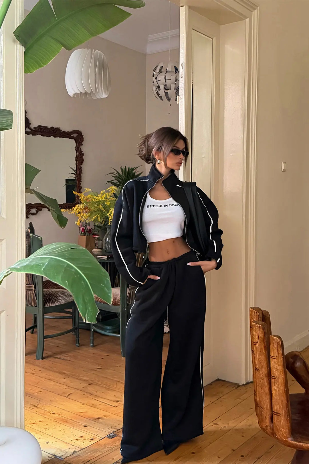 EYY Women Black Tracksuit Set with Zipper Detail - Viseu