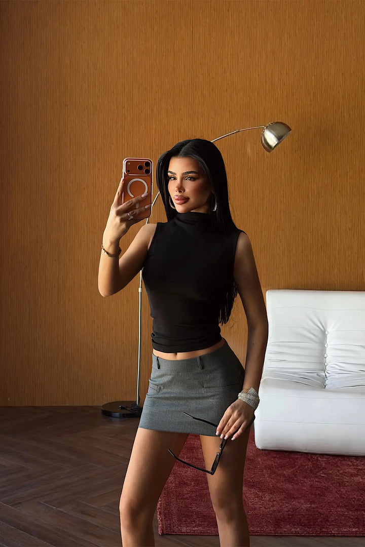 EYY Women بلوزة قصيرة سوداء أساسية - Mansfield