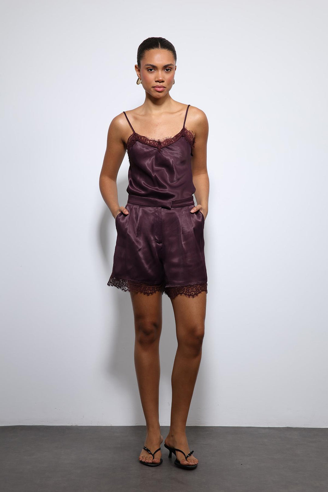 ANT Antioch Bordo Dantel Detaylı Saten Top - Paredes