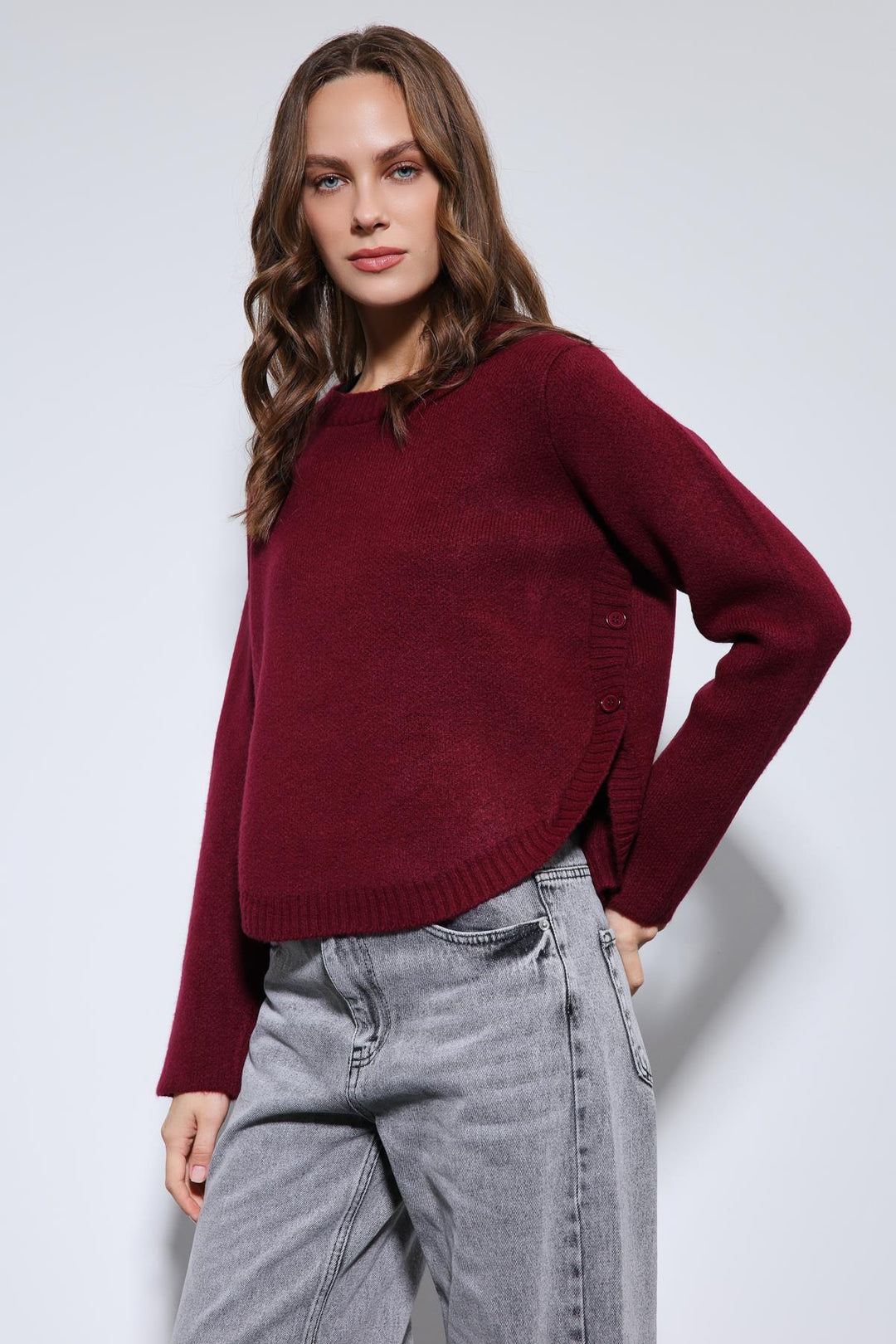 ANT Antioch Burgundy Button-Detailed Knit Sweater - Évosmos