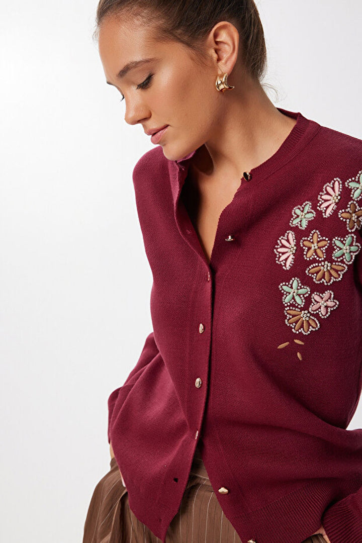 Bordo Düğmeli Çiçek Nakışlı Kışlık Triko Hırka BCVL-25T2364 - Mukacheve