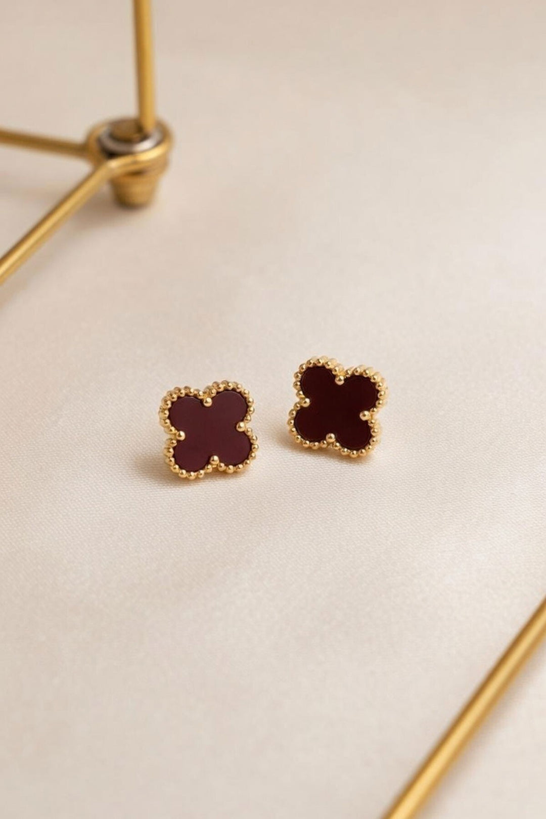 Bordo Yonca Figürlü Gold Kenarlı Küpe - Tooele