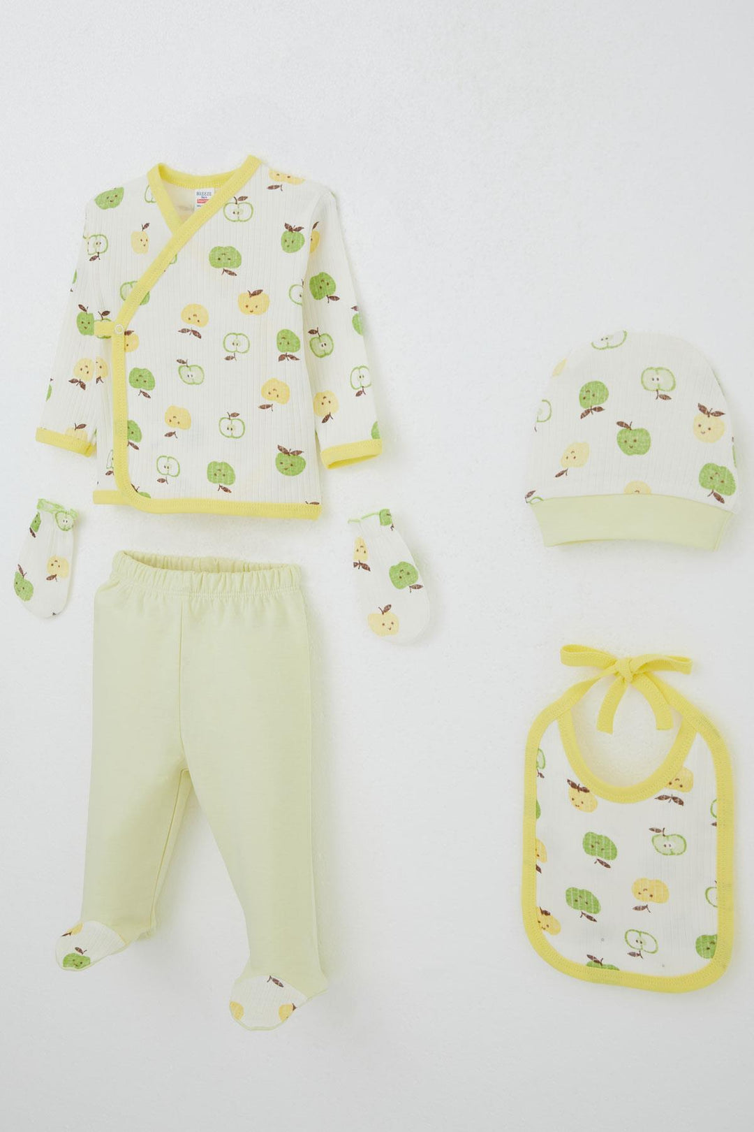 BRE Breeze Baby Boy Hospital Exit 5-Piece Cute Little Apple Patterned 0-3 Months, Ecru - Cartagena