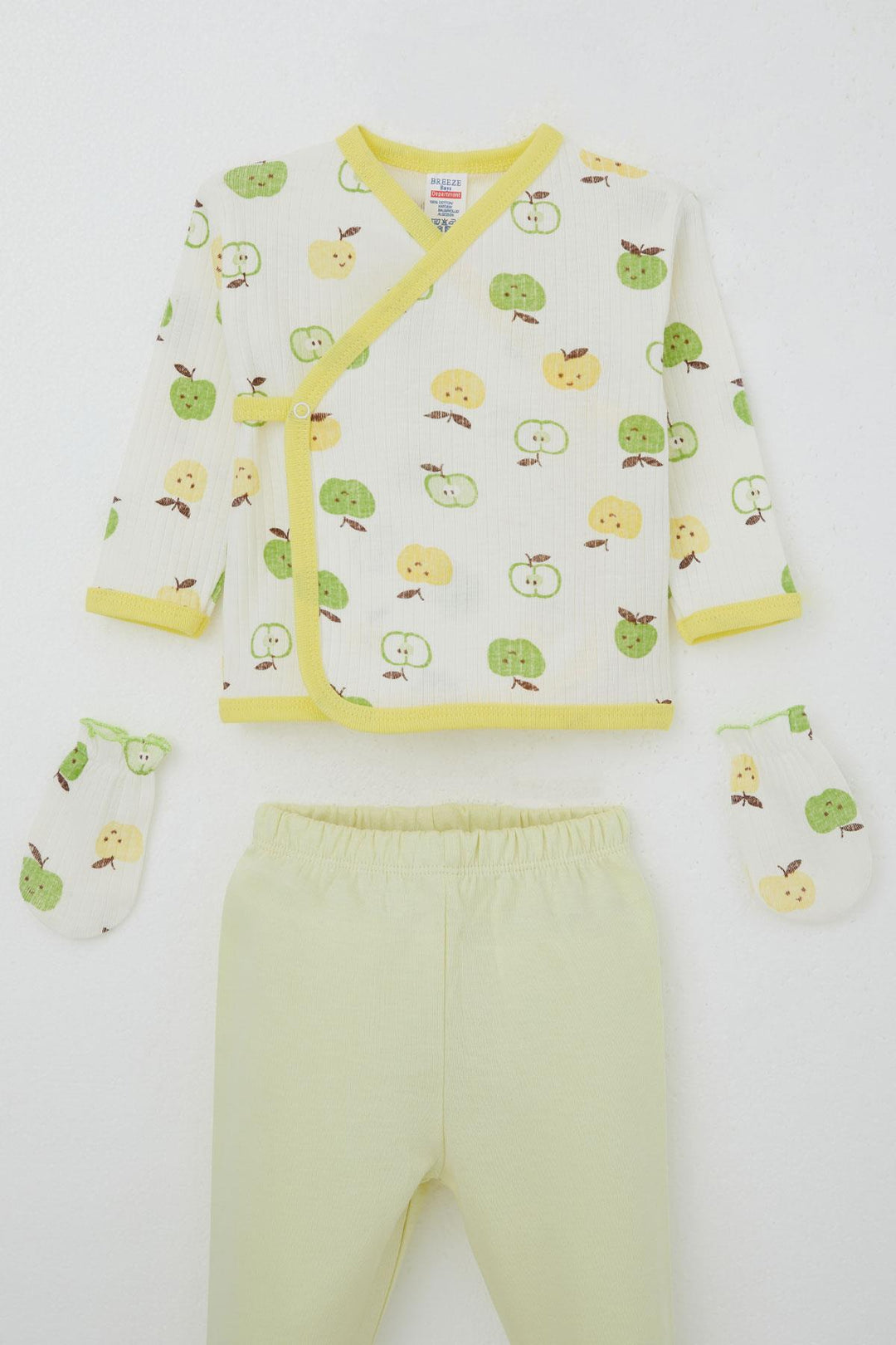 BRE Breeze Baby Boy Hospital Exit 5-Piece Cute Little Apple Patterned 0-3 Months, Ecru - Cartagena