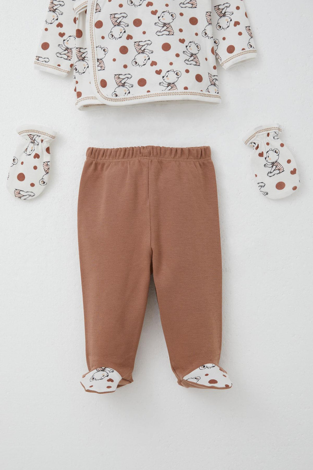 BRE Breeze Baby Boy Hospital Outfit 5 Piece Cute Baby Bear Patterned 0-3 Months, White - Aldershot