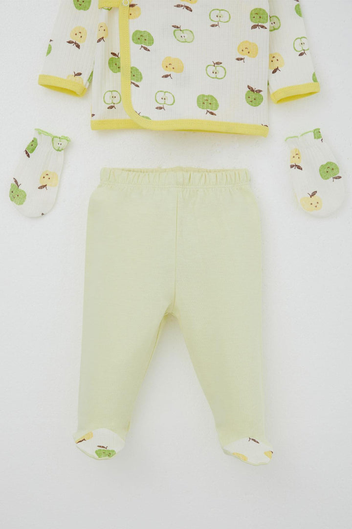 BRE Breeze Baby Boy Hospital Exit 5-Piece Cute Little Apple Patterned 0-3 Months, Ecru - Cartagena