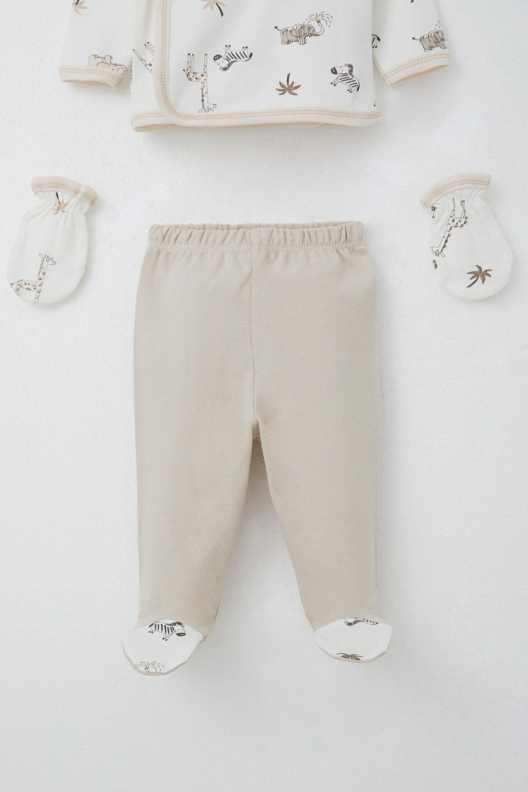 BRE Breeze Baby Boy Hospital Outfit 5-Piece Palm Tree Patterned Cute Animals Design 0-3 Months, Ecru - Santurce-Antiguo