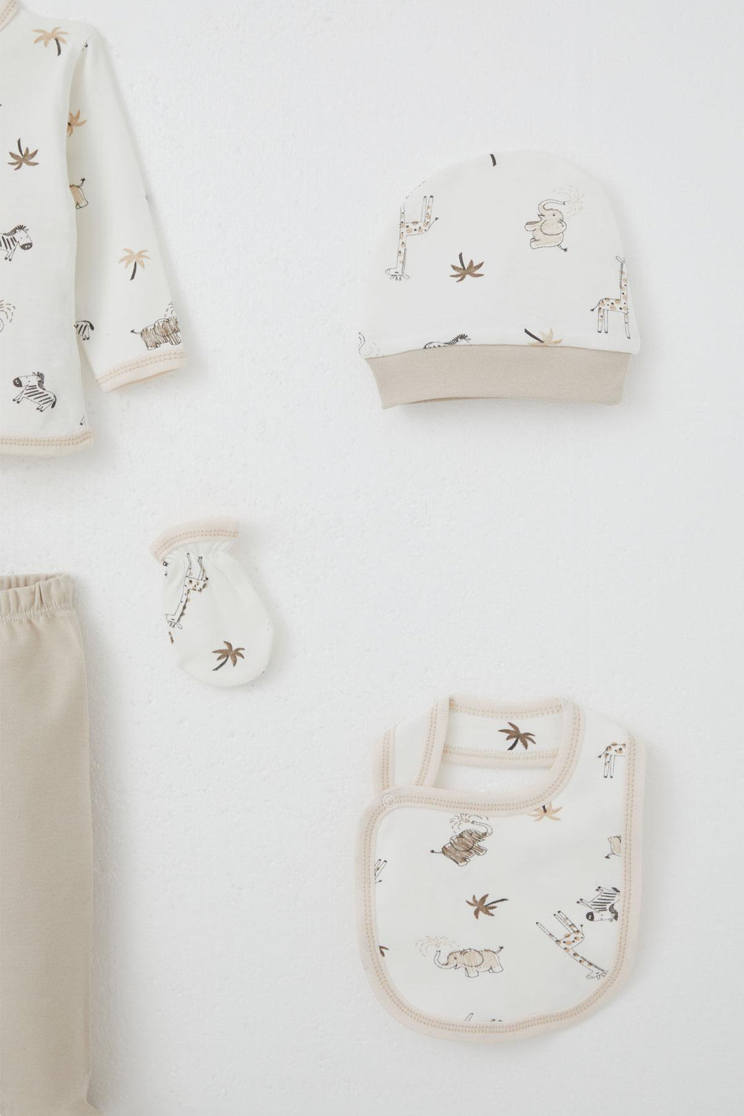 BRE Breeze Baby Boy Hospital Outfit 5-Piece Palm Tree Patterned Cute Animals Design 0-3 Months, Ecru - Santurce-Antiguo