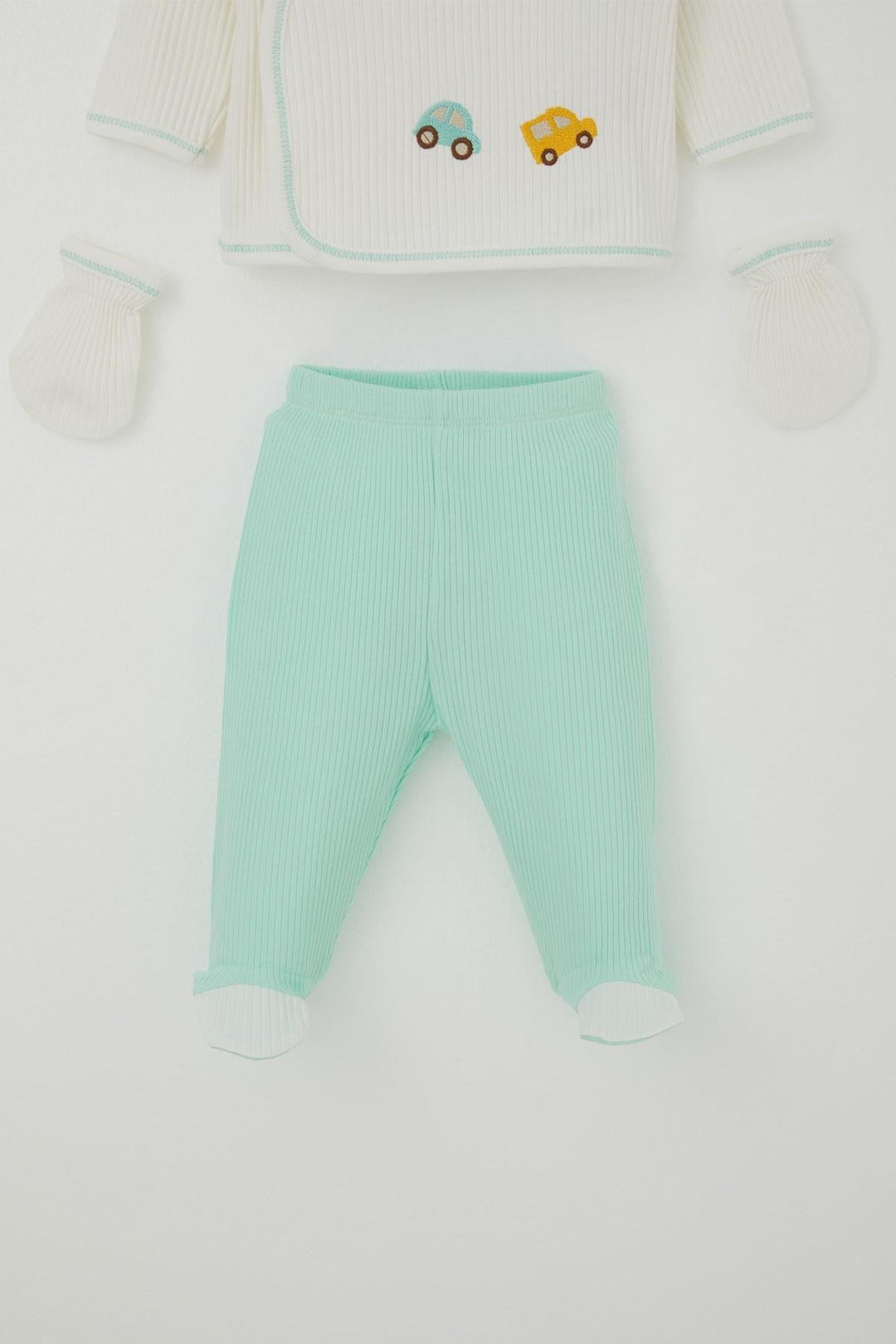 BRE Breeze Baby Boy Hospital Outfit 5-Piece Embroidered Car Set 0-3 Months, Ecru - Poole