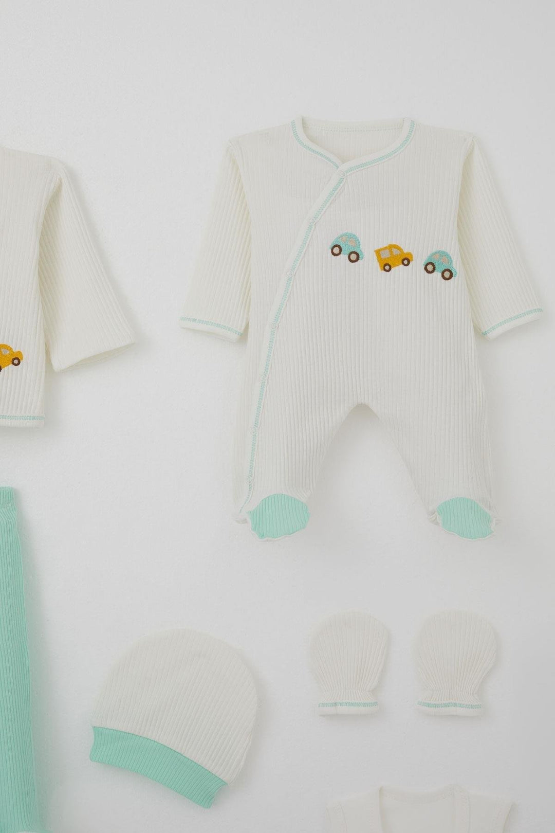 BRE Breeze Erkek Bebek Hastane Çıkışı 8 Li Renkli Araba Nakışlı 0-3 Ay, Ekru - Pomigliano d’Arco