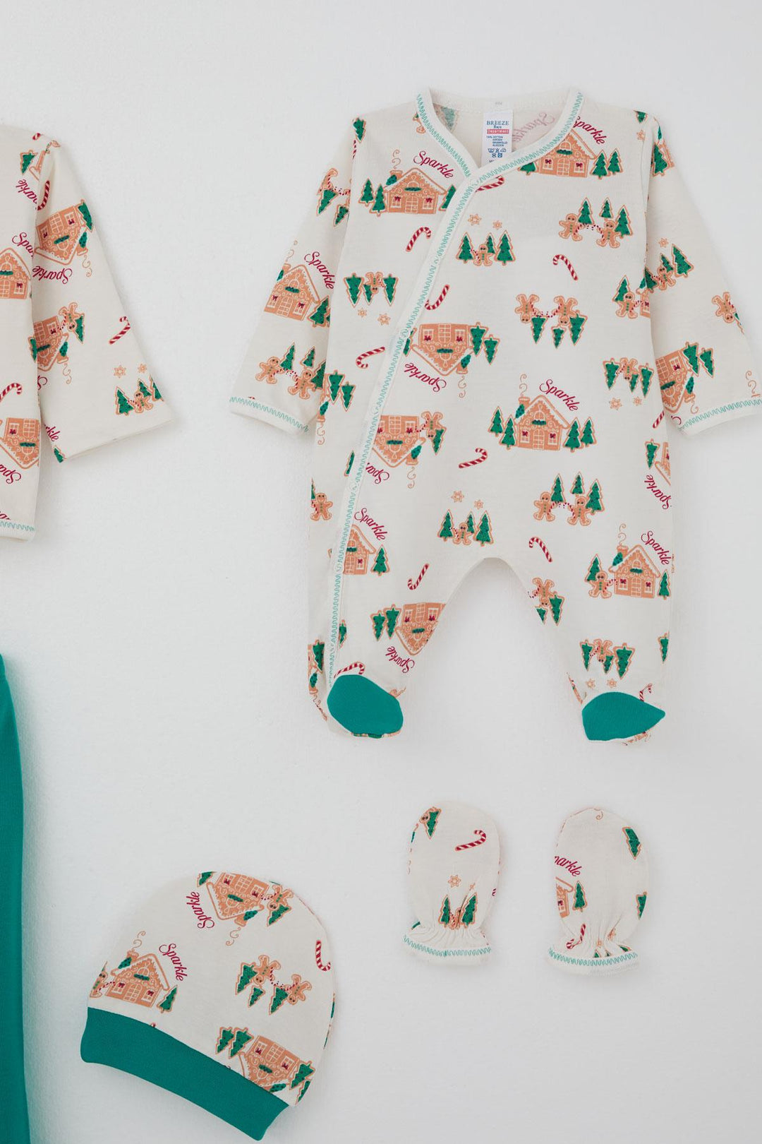 BRE Breeze Baby Boy Hospital Outfit 8 Piece New Year Themed Pine & House Patterned 0-3 Months, Cream - Cananea