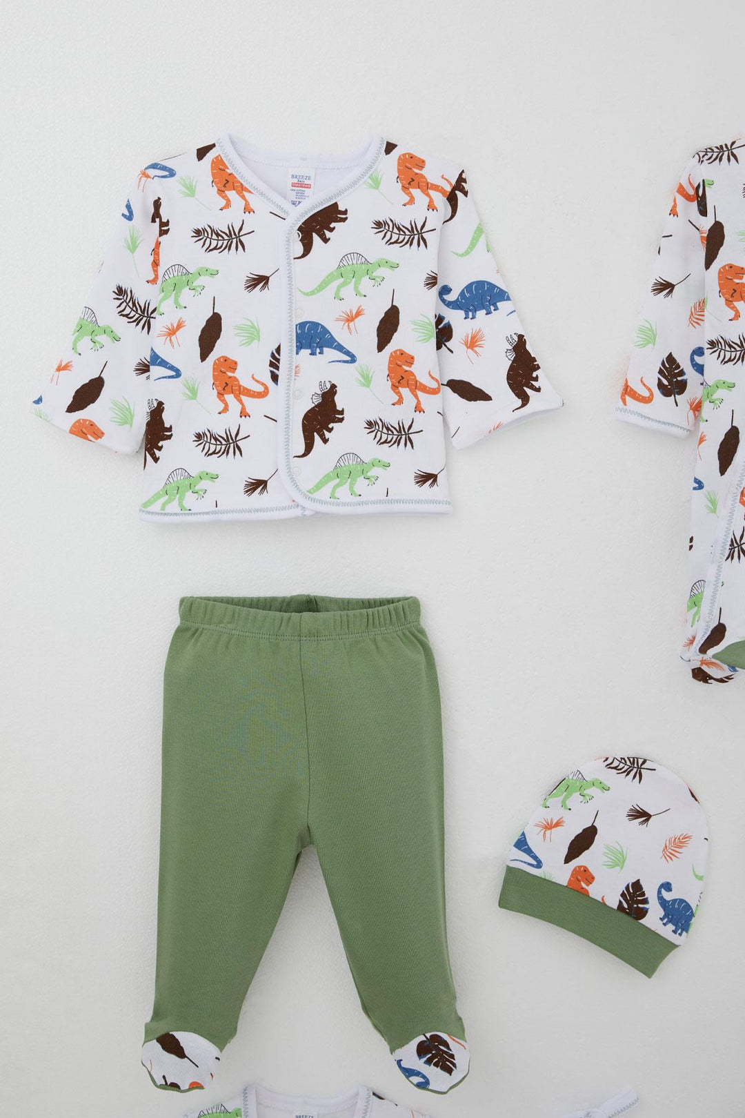 BRE Breeze Baby Boy Hospital Outfit 8 Piece Dinosaur Kingdom 0-3 Months, White - Boulder