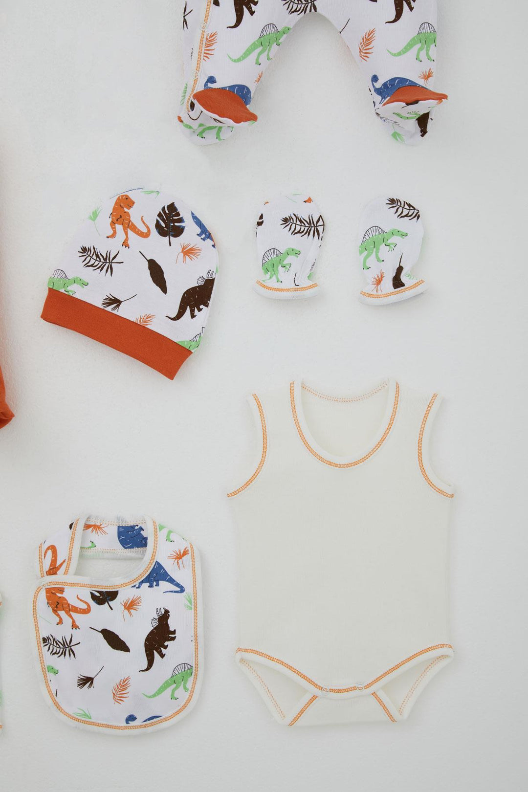 BRE Breeze Baby Boy Hospital Outfit 8 Piece Dinosaur Kingdom 0-3 Months, White - Marina di Carrara