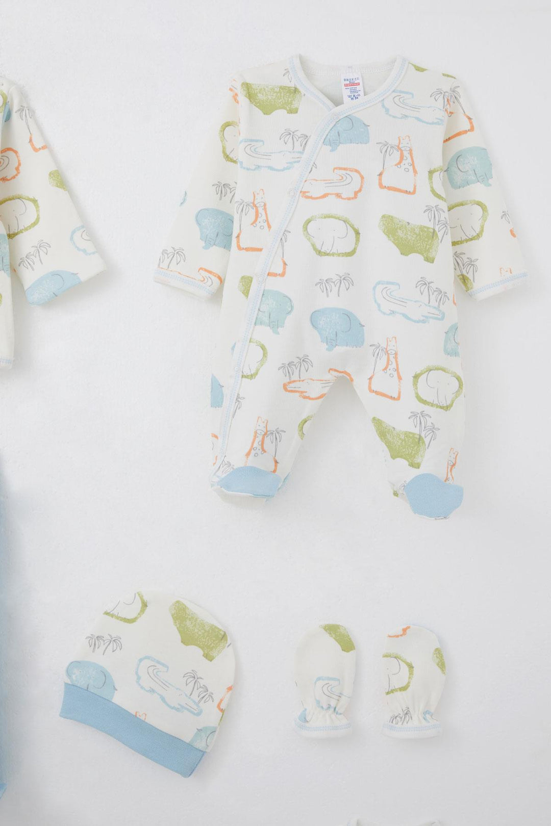 BRE Breeze Baby Boy Hospital Outfit 8 Piece Safari Themed Cute Animals Patterned 0-3 Months, Ecru - El Paso de Robles