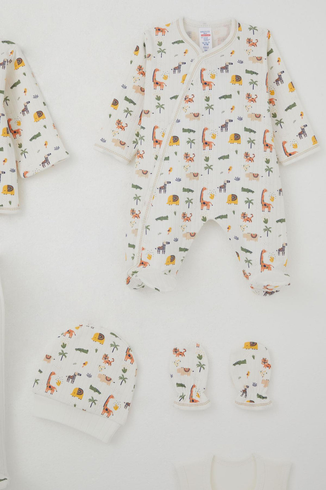BRE Breeze Baby Boy Hospital Outfit 8 Piece Zoo 0-3 Months, Ecru - Acilia