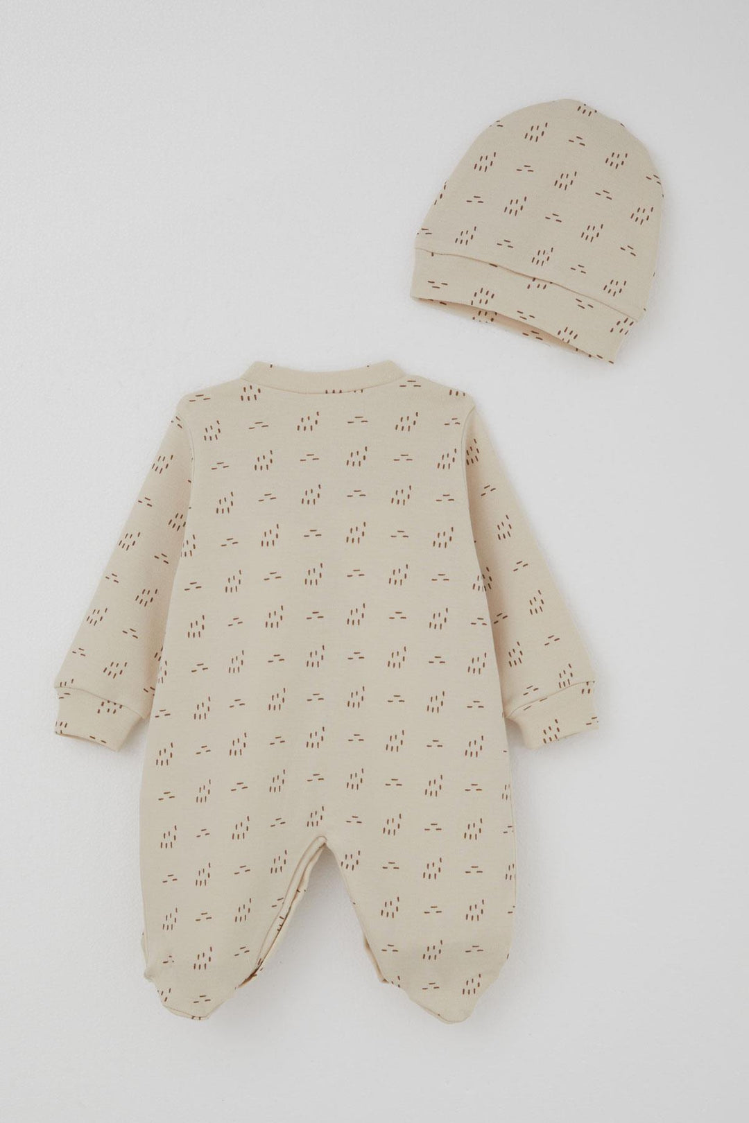 BRE Breeze Baby Boy Romper with Sock Pattern 0-6 Months, Beige - Dordrecht