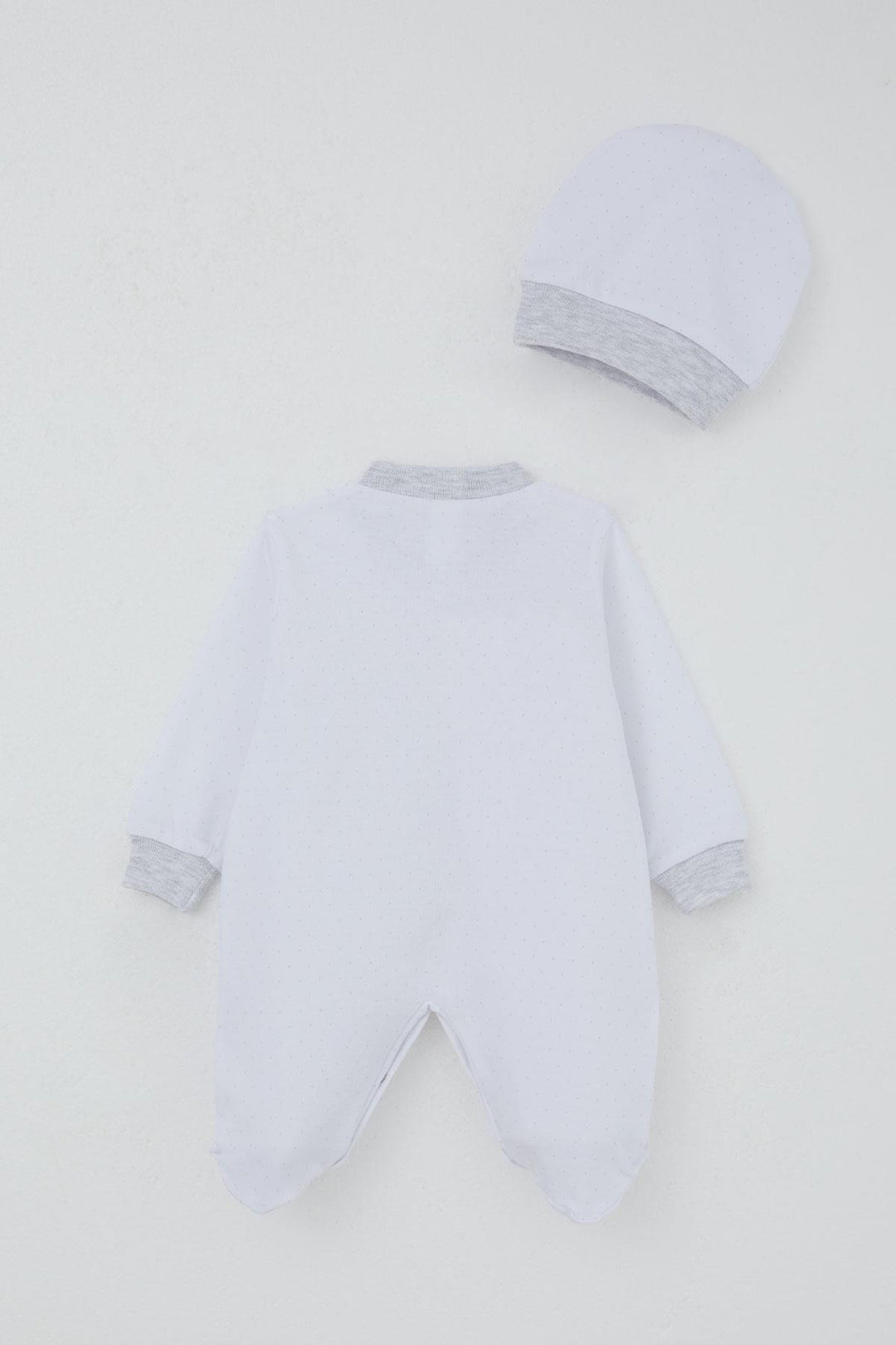 BRE Breeze Baby Boy Romper with Socks Polka Dot Pattern 0-6 Months, White - Purísima de Bustos