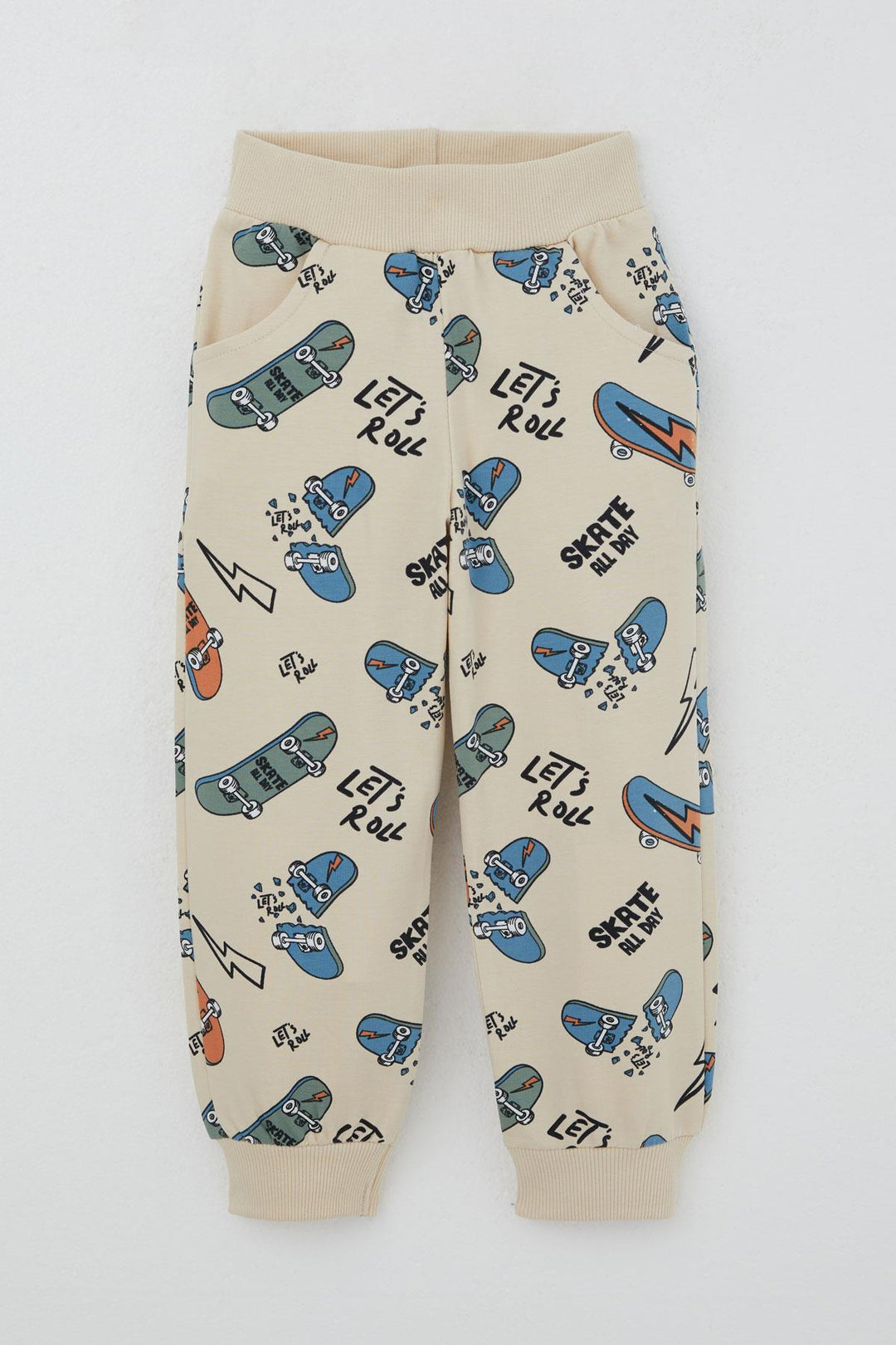 BRE Breeze Boys' Sweat Suit Skate Patterned 3-7 Years, Cream - Saguenay