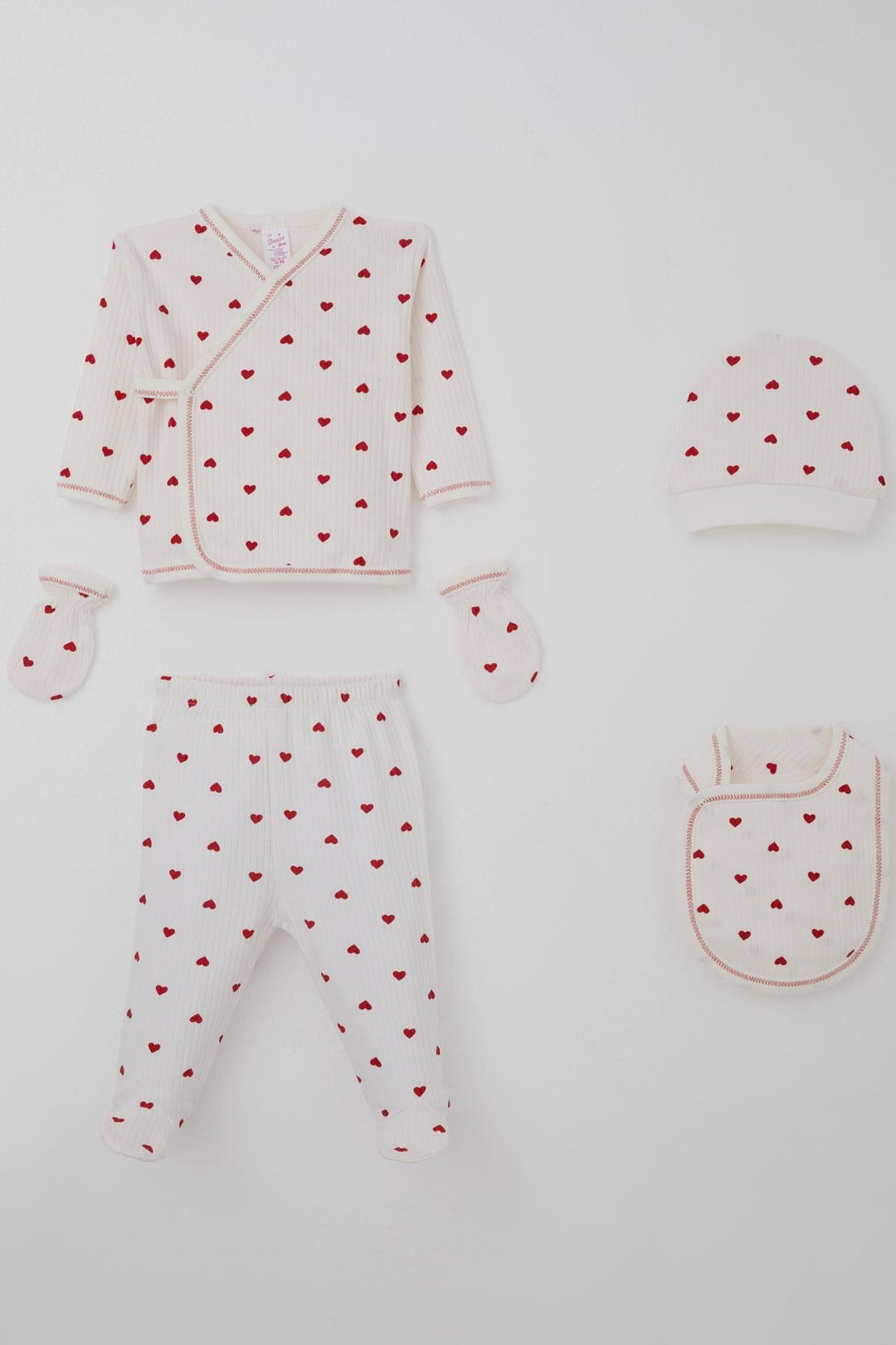 BRE Breeze Baby Girl Hospital Outfit 5-Piece Heart Patterned 0-3 Months, Ecru - Burbank