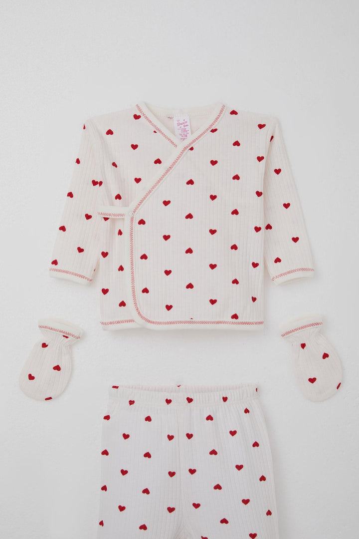 BRE Breeze Baby Girl Hospital Outfit 5-Piece Heart Patterned 0-3 Months, Ecru - Burbank