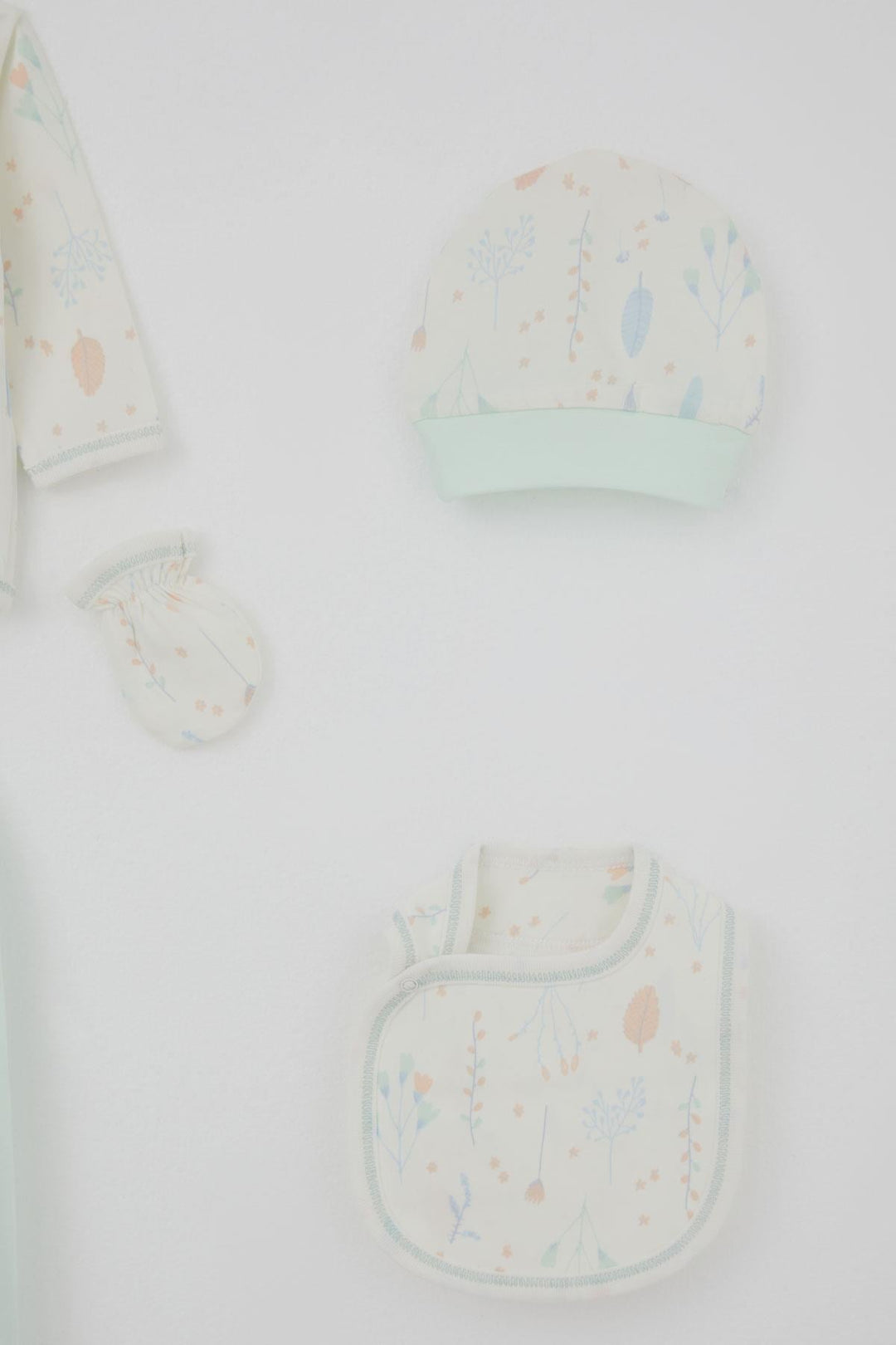 BRE Breeze Baby Girl Hospital Outfit 5-Piece Colorful Flower Patterned 0-3 Months, Ecru - Pearland