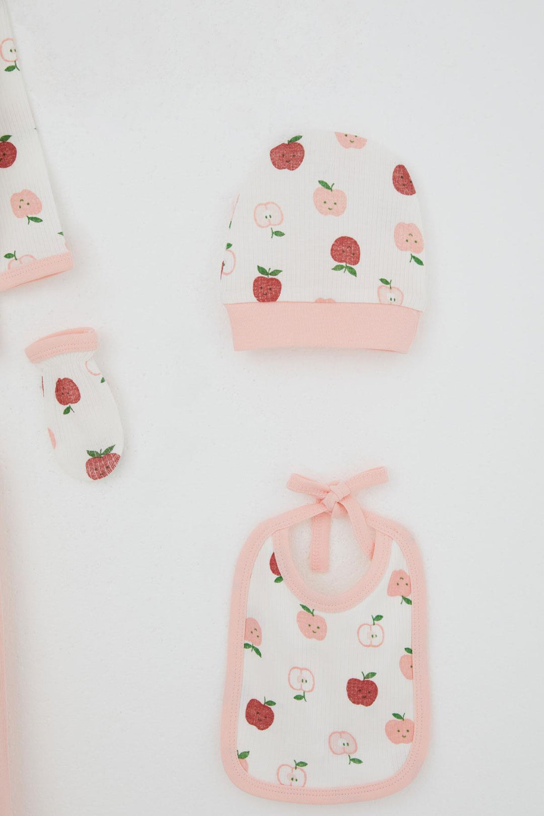 BRE Breeze Baby Girl Hospital Outfit 5 Piece Cute Little Apple Patterned 0-3 Months, Ecru - Segovia