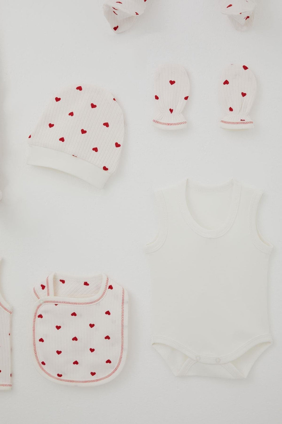 BRE Breeze Baby Girl Hospital Outfit 8 Piece Heart Patterned 0-3 Months, Ecru - Beaverton