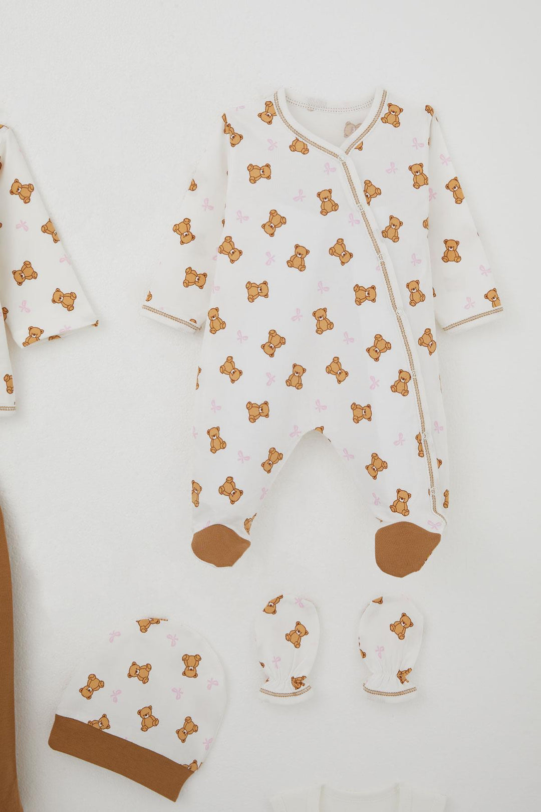 BRE Breeze Baby Girl Hospital Outfit 8 Piece Cute Baby Bear Patterned Bow 0-3 Months, Ecru - Bradford