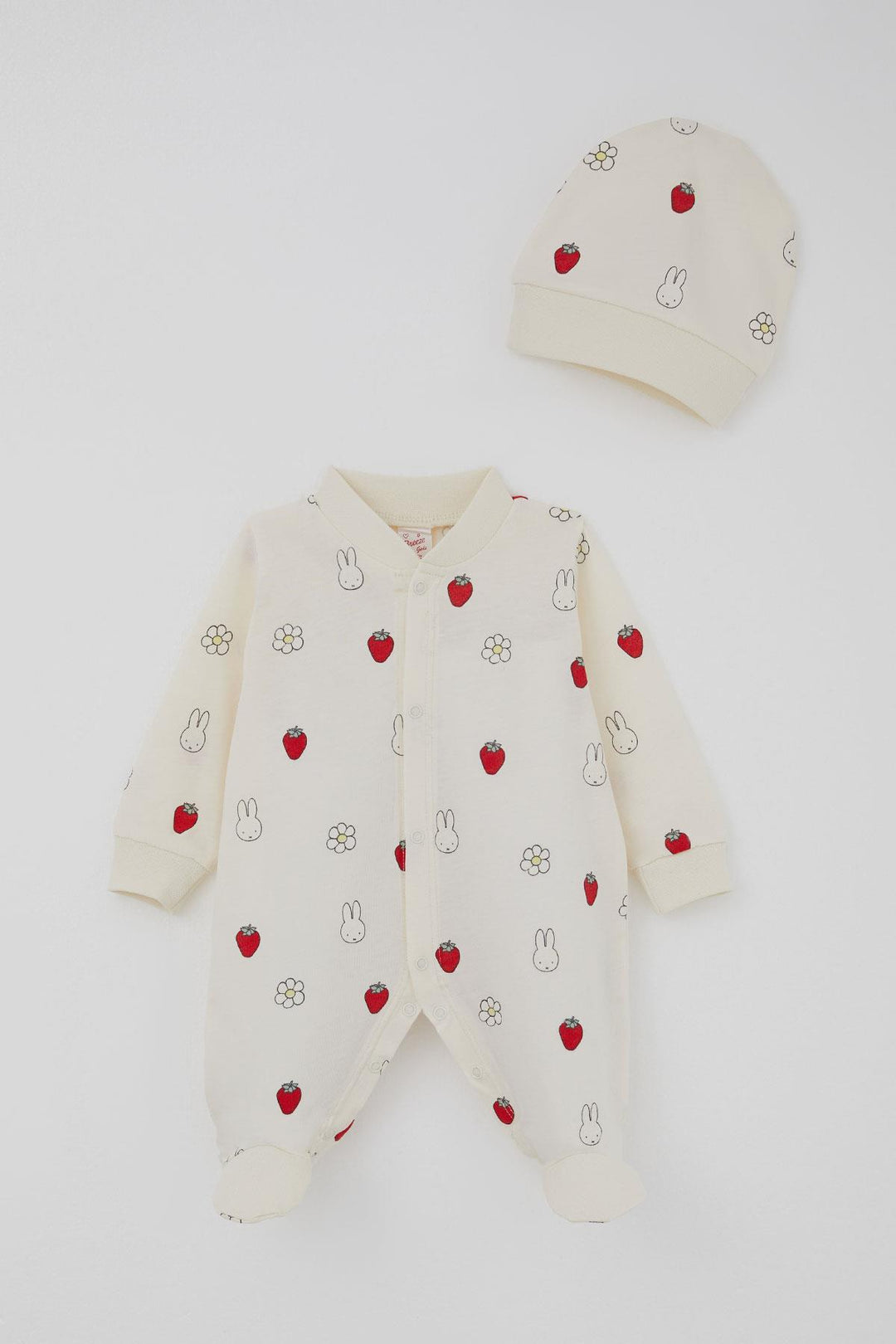 BRE Breeze Baby Girl Romper with Socks Cute Bunny & Strawberry Pattern 0-6 Months, Ecru - Fuenlabrada