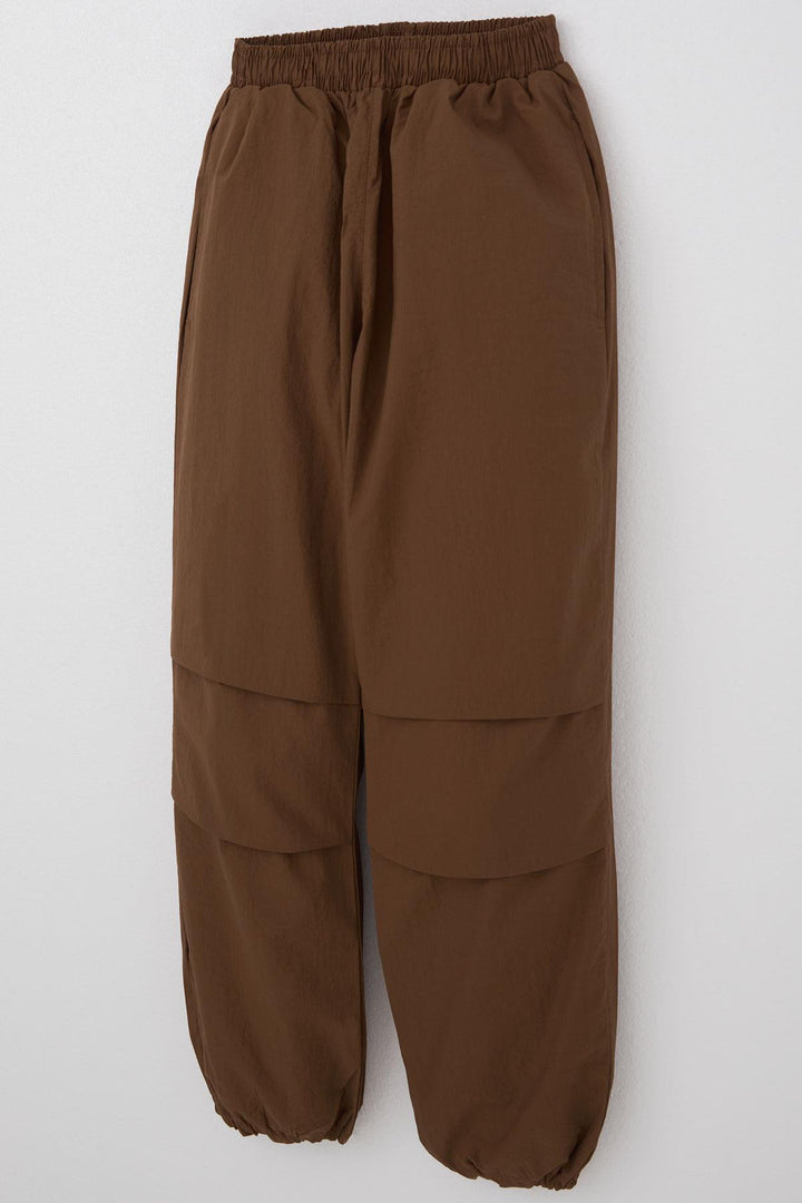 BRE Breeze Girl Child Parachute Jogger Pants 62 Years, Dark Brown - Constanţa