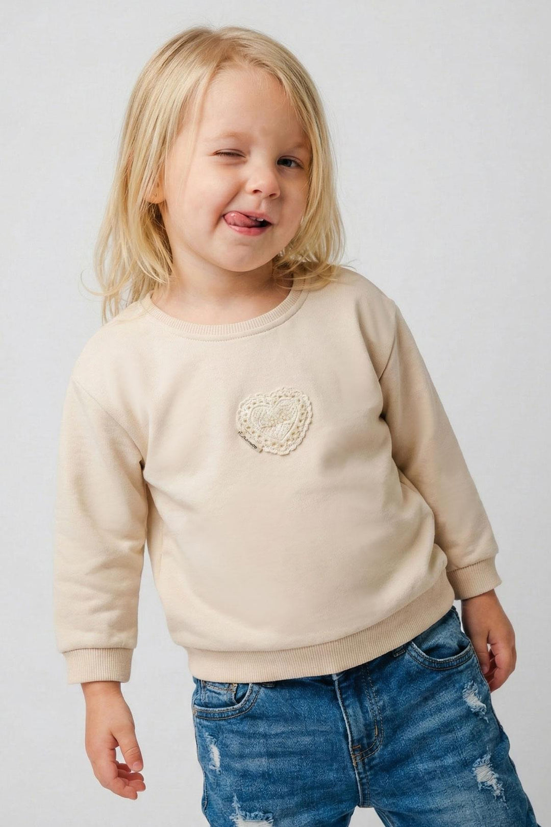 BRE Breeze Kız Çocuk Sweatshirt Güpürlü Kalp Arma Detaylı 2-6 Yaş, Krem - Trujillo Alto