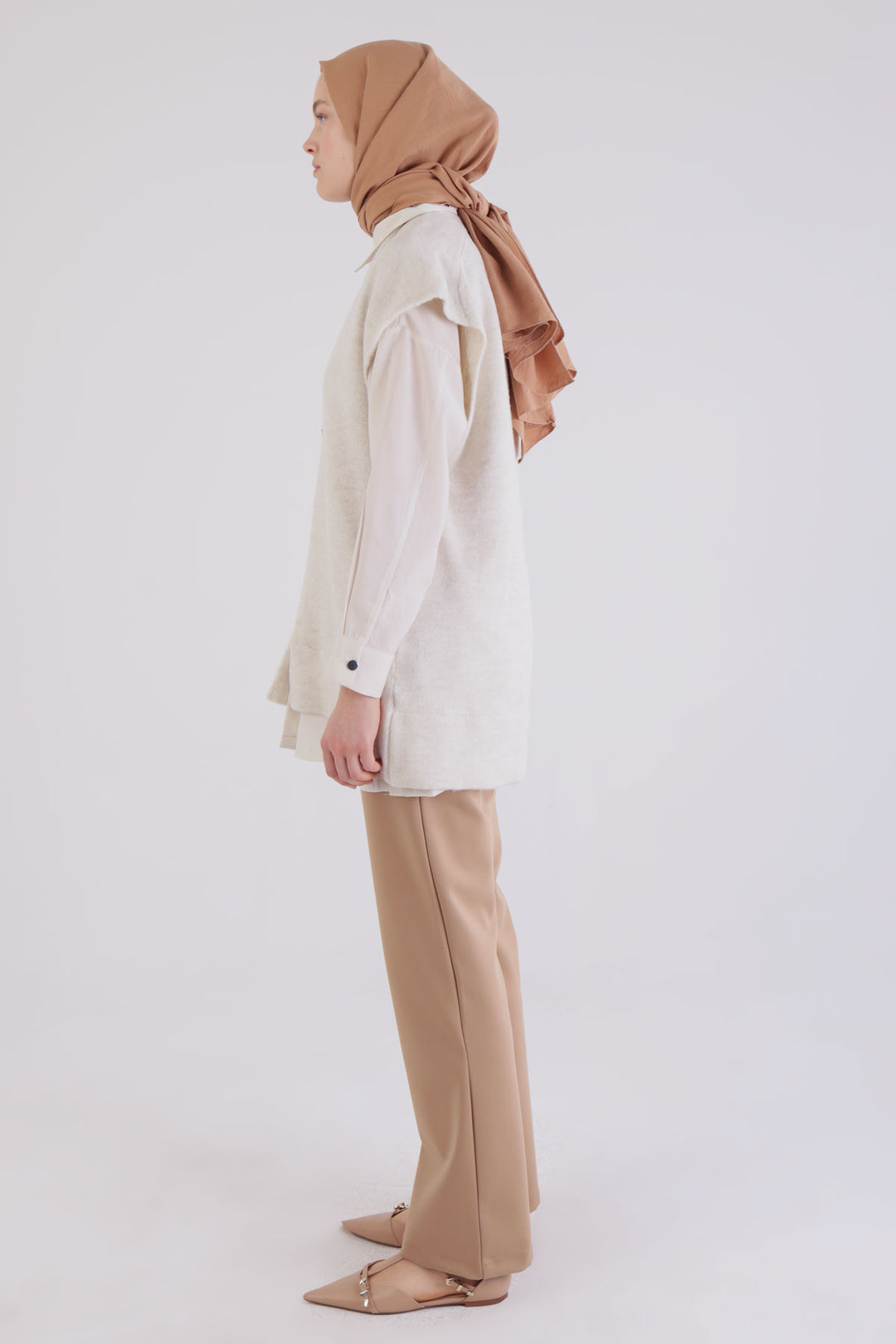 TLD Women Allday Ecru Brooch Knitted Vest - Jilotepec