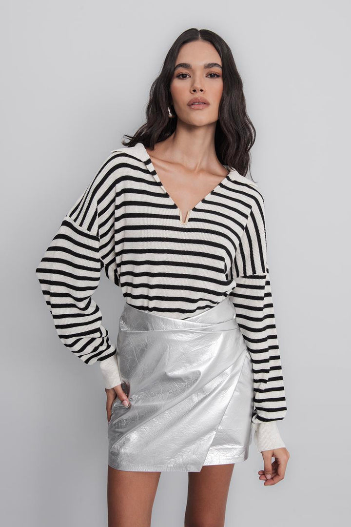 BSL Women Striped Collared Knit Pullover - Huebampo