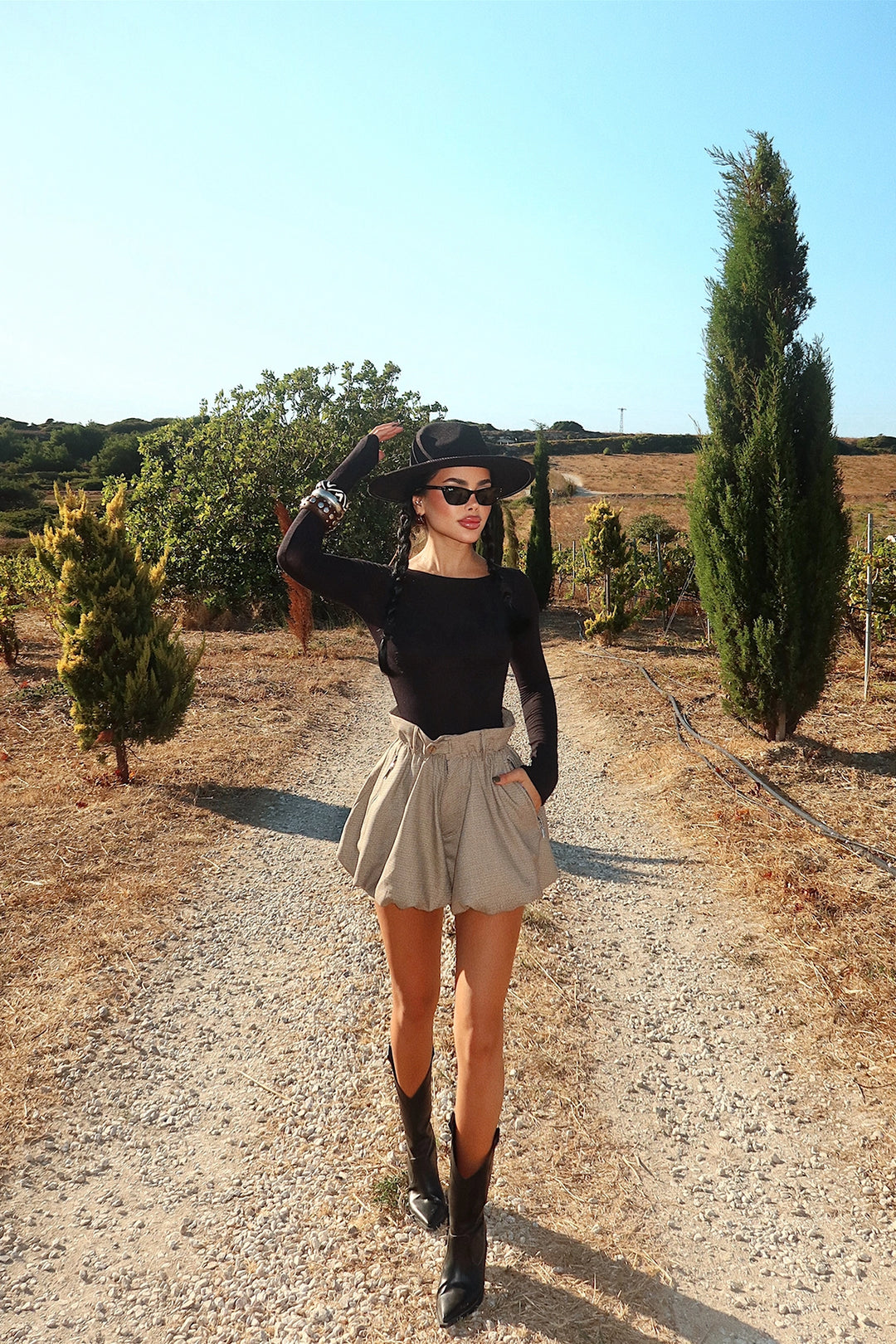 EYY Women Guizio Cream Mini Skirt-Look Shorts - Ilford